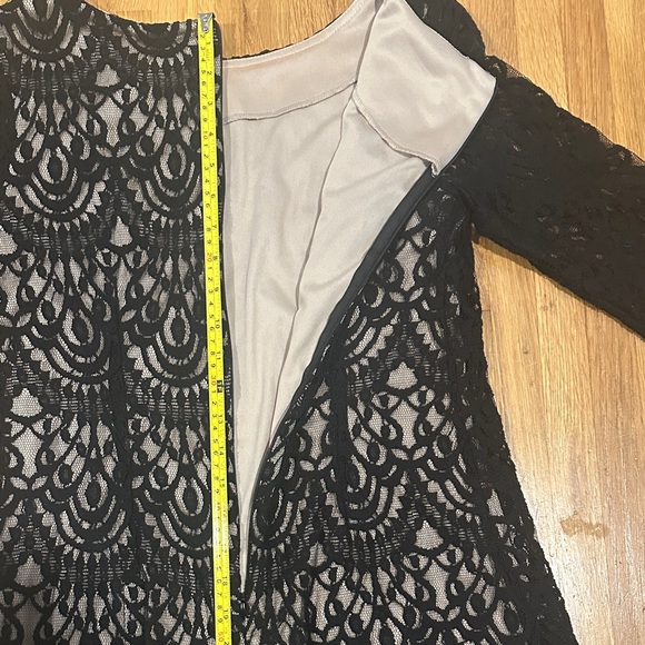 RN Studio | Elegant Black Lace Dress - Picture 14 of 16